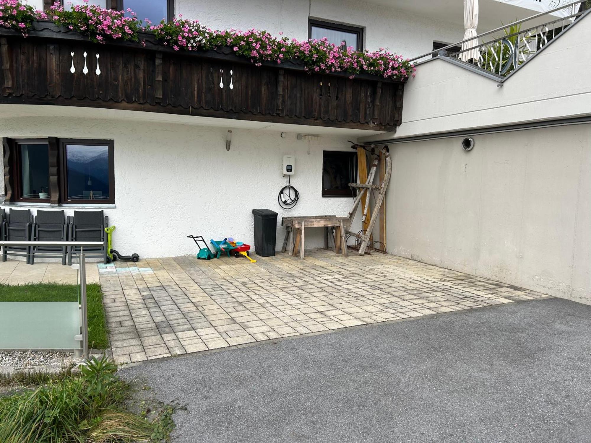 Koflers Ferienwohnungen Oberperfuss Exterior photo